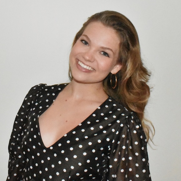 Meet your Posher, Bridget - Picture 1 of 1